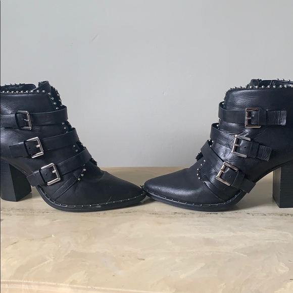 Studded black Steve Madden boots - Picture 2 of 7